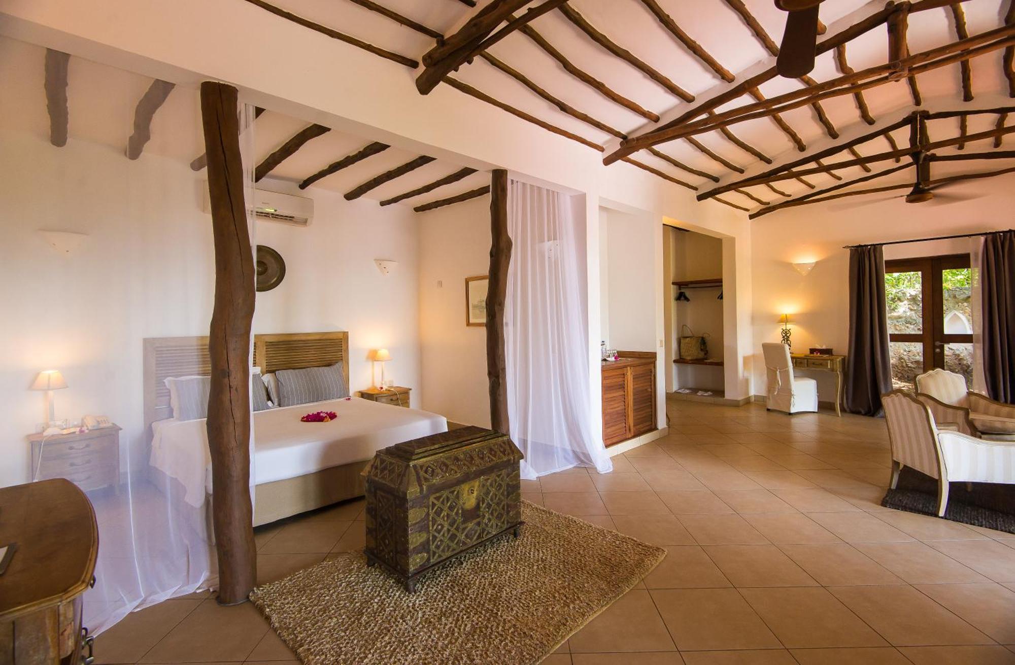 Konokono Beach Resort And Isaraya Luxury Overwater Villas Michamvi Kae Room photo